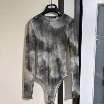 ZARA 아트 프린트 바디수트 S 사이즈