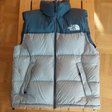 새상품급!! THE NORTH FACE 누푸시 다운 자켓 그레이 블랙