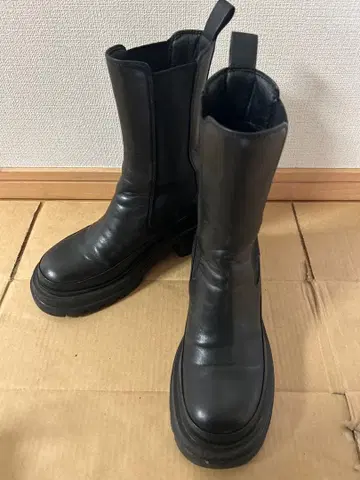 블랙 부츠
