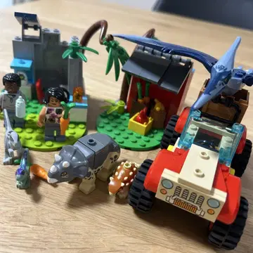 LEGO 쥬라기 월드 아기 공룡 구조 센터