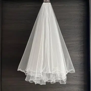 화이트 웨딩 베일 숏