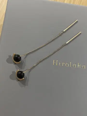 히로타카 미니 벨루가 오닉스 체인 귀걸이 x 2