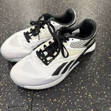 리복 LES MILLS 스니커즈 화이트/블랙