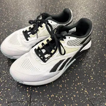 리복 LES MILLS 스니커즈 화이트/블랙