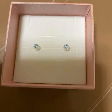 M onDiad 블루 토파즈 플라티나 귀걸이