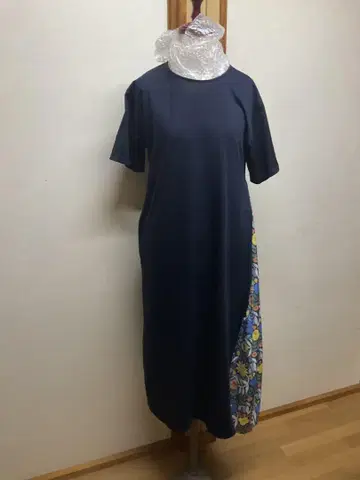 그라니프 네이비 롱 원피스 반팔 플라워 프린트