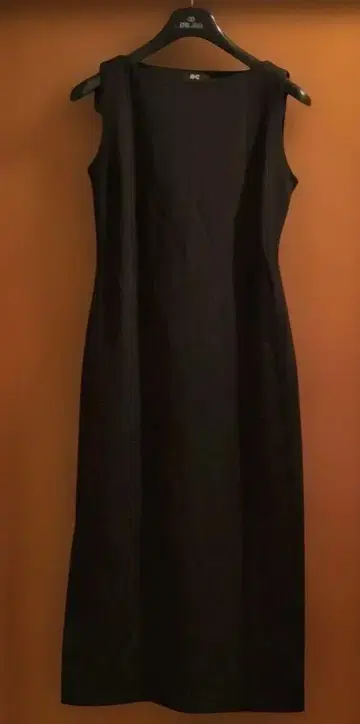 [ UNIQLO:C ] 보트넥 슬리브리스 롱 원피스 블랙 M 새상품급