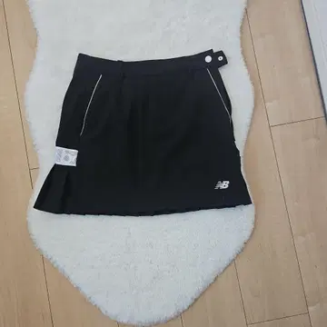 뉴발란스 골프 블랙 플리츠 스커트 사이즈 00