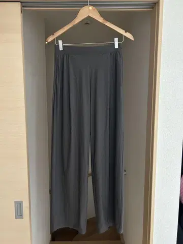 울트라 스트레치 에어리즘 와이드 팬츠 그레이 S