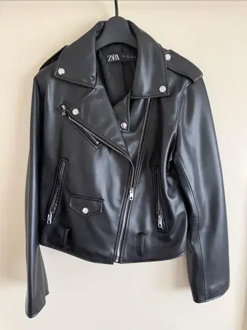 ZARA 블랙 인조 가죽 라이더 자켓