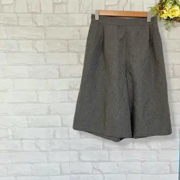 하프 팬츠 캐주얼 팬츠 가우초 팬츠 넉넉한 그레이 멋스러운 얇은 소재
