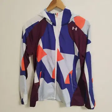 L 사이즈 (남성용 S 상당) UNDER ARMOUR 윈드 브레이커