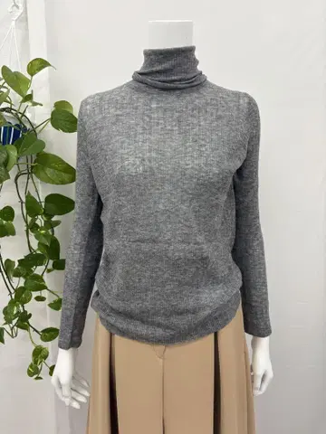 PINORE 미사용 새상품 38size 그레이 터틀넥 스웨터