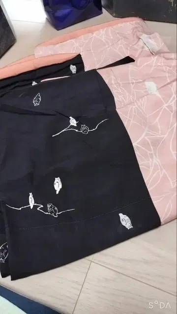 대중 연극 여장 밑단 끌림