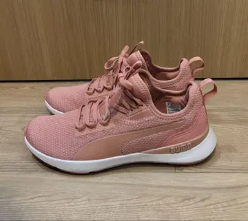 [ 미사용 새상품 ] 푸마 우먼 신발 26cm