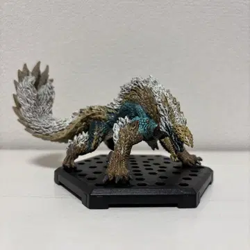 몬스터 헌터 진오우거 피규어