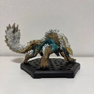 몬스터 헌터 진오우거 피규어