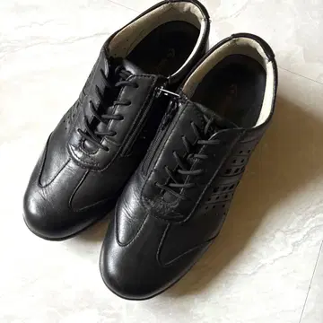 문스타 스포르스 가죽 스니커즈 23.5cm 블랙 사이드 지퍼