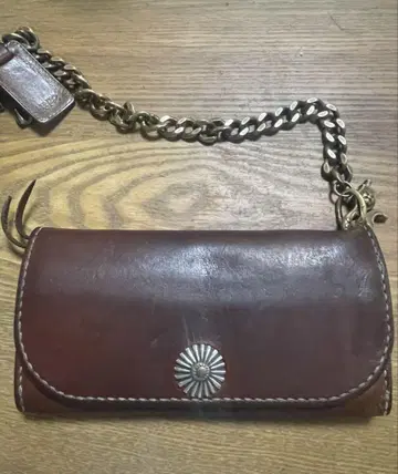 럭키존 다크 브라운 가죽 장지갑 체인 포함