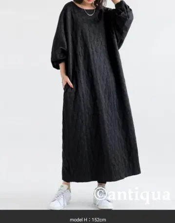 안티카 도트 무늬 절개 자카드 원피스 블랙