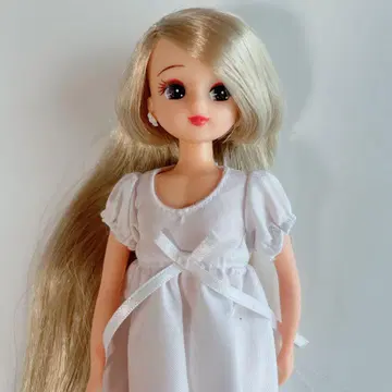 리카짱 캐슬 인형 본체 금발 공주컷 1