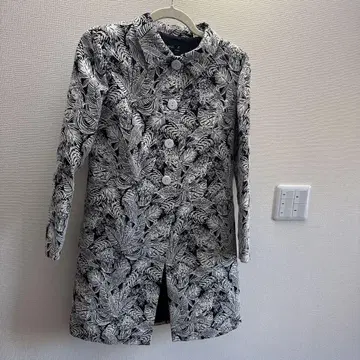 레어 [ 자카드 직물 / 보태니컬 올 패턴 ] 에네스베 / 스텐카라 코트