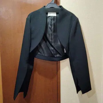 ETR 블랙 노카라 자켓