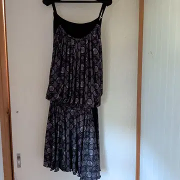 Ozz Ccroce 슬리브리스 원피스