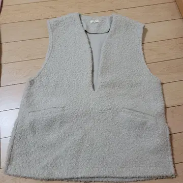 크림색 노카라 베스트 M 사이즈