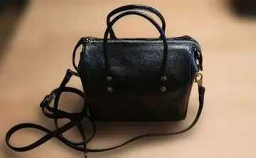 일비종떼 IL BISONTE 블랙 보스턴 백