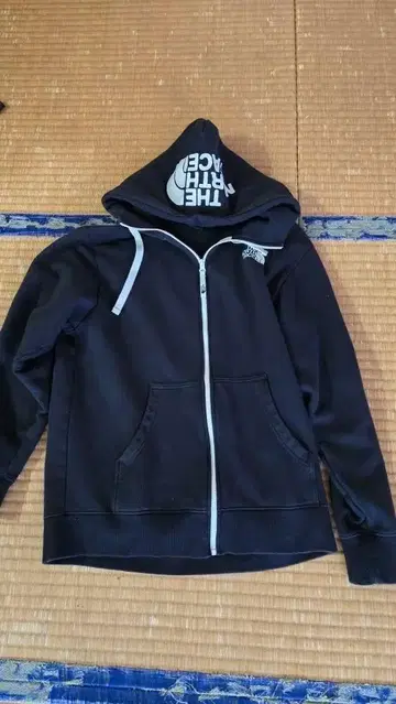 최저가 빠른 구매 부탁드립니다 THE NORTH FACE 블랙 후드티