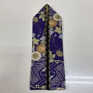 보라색 꽃무늬 레이스 레트로풍 겹카라