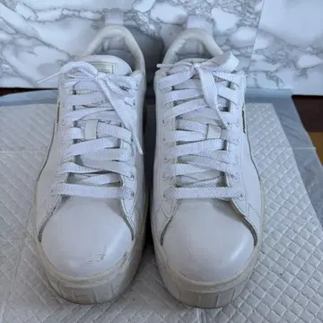 PUMA 통굽 스니커즈