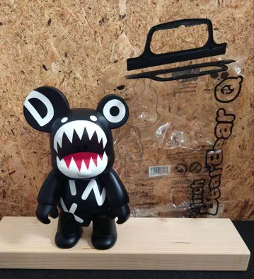 정품 Qee BearBear Q -Doink (블랙) 8인치 피규어