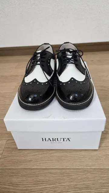 HARUTA 윙팁 블랙 화이트 옥스퍼드 신발