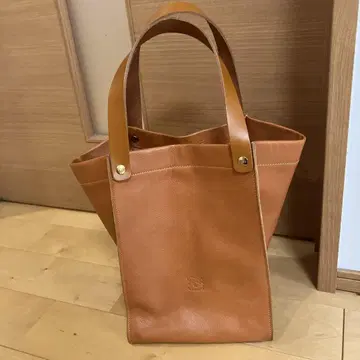 일비종떼 스퀘어형 핸드백 카우 가죽 미사용 새상품 백