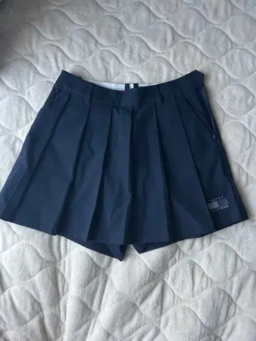 TOMMY HILFIGER 네이비 플리츠 큐롯