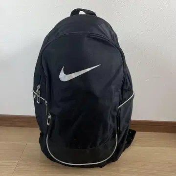 나이키 블랙 백팩 실버 로고