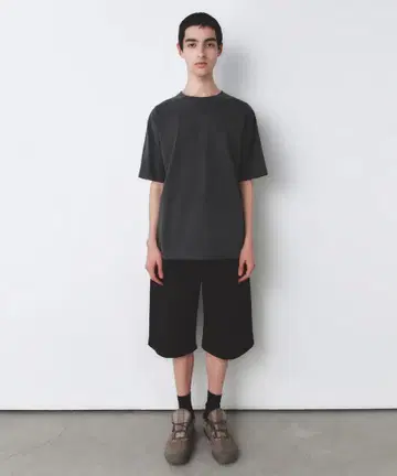 INSILENCE CottonTwill Bermuda PantsBLACK