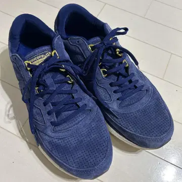 Saucony 네이비 스웨이드 스니커즈