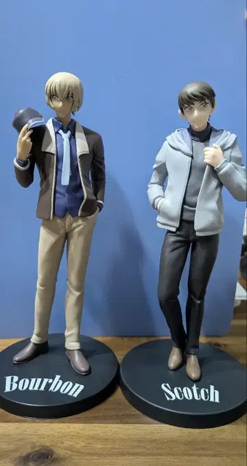 명탐정 코난 버번 스카치 피규어