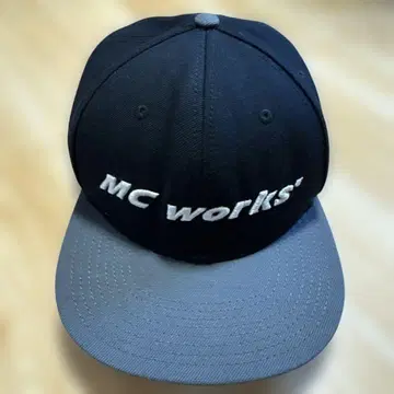 MC웍스 플랫 바이저 캡 프리 사이즈 블랙