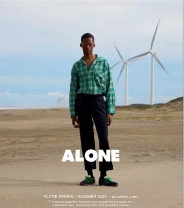 ALONE 스트라이프 슬랙스