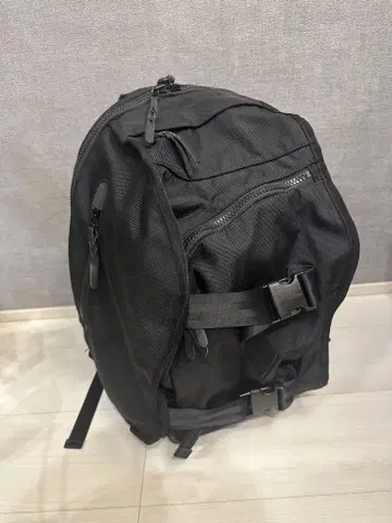 LORINZA 블랙 백팩