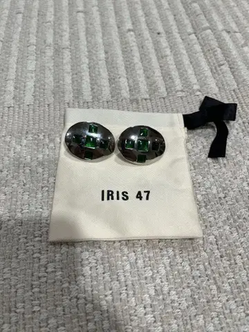 IRIS47 이리스포세븐 crest 귀찌