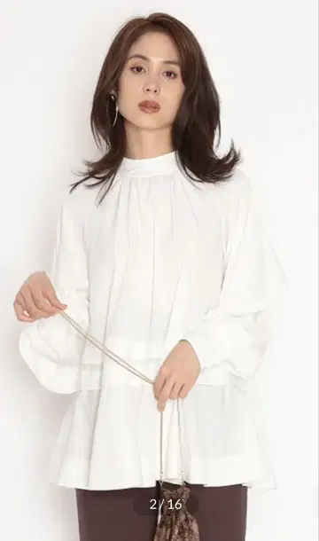 화이트 프릴 셔츠 허리 리본 포함