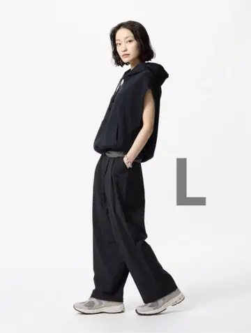 유니클로 울트라 스트레치 액티브 와이드 팬츠 L 기장 짧음 블랙