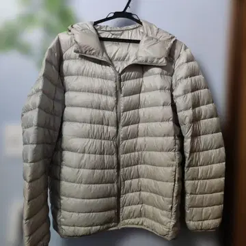 UNIQLO 유니클로 울트라 라이트 다운 자켓 XL 사이즈 라이트 그레이