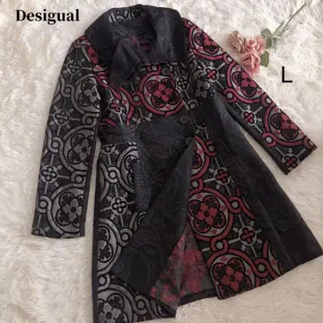 데시구알 코트 자수 올 패턴