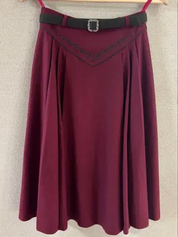 유럽 빈티지 버건디 플레어 스커트